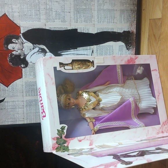 Grecian Goddess Barbie - Picture 1 of 12